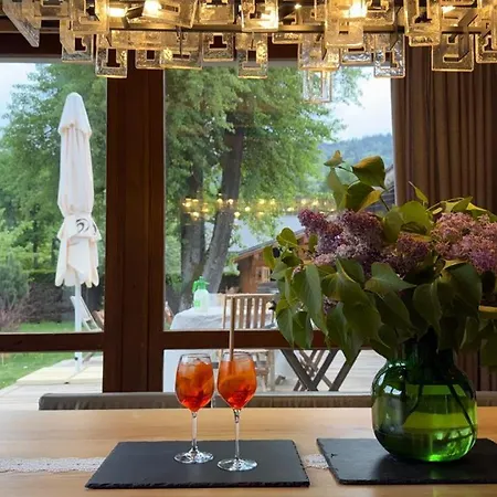 Aiglon Bed & Breakfast 4*